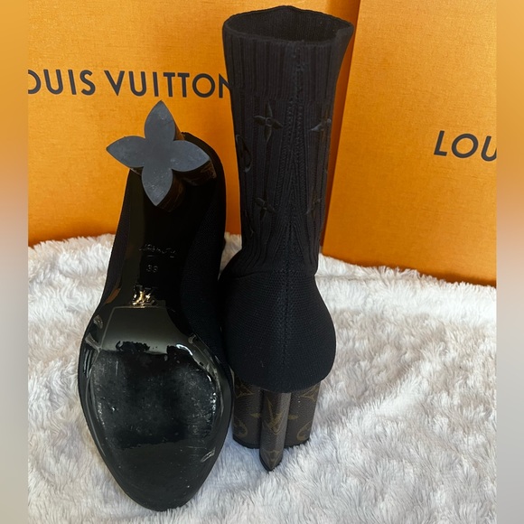 Louis Vuitton Silhouette Ankle Boot. Size 39 (fits size 8) - Picture 7 of 10